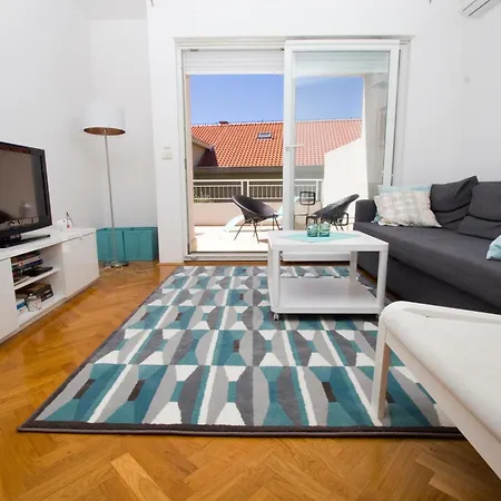 Maida Apartment *